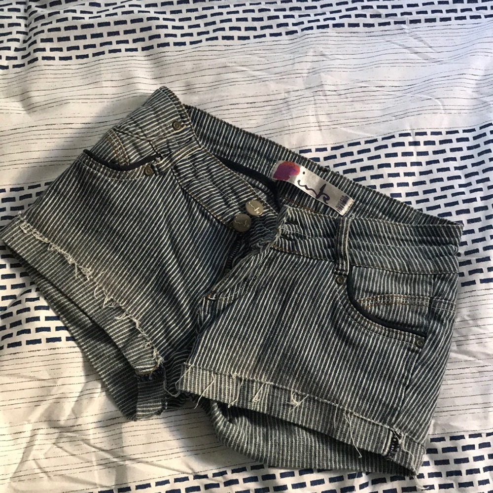 barely worn Ink short shorts!